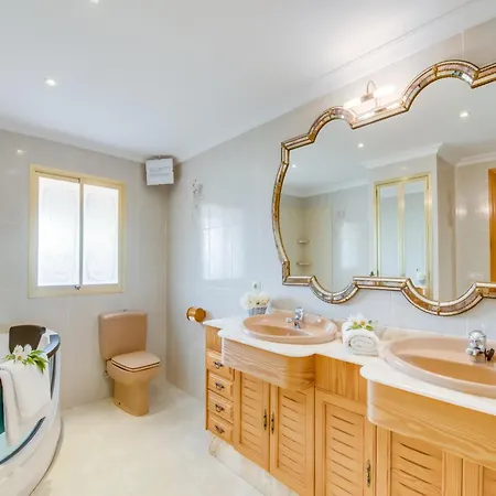 別荘 4 Bedroom In *